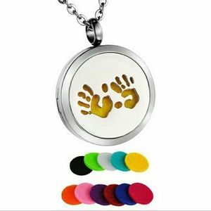 closet clear out must bundle 3 items Hands essential oils diffuser necklace